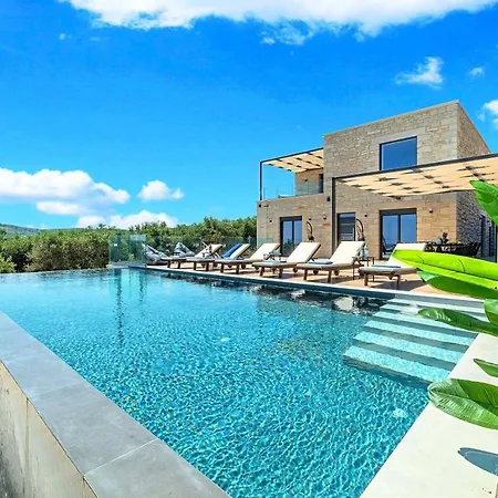 Major Villa *